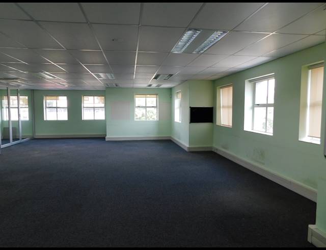 383M² OFFICE TO LET IN HYDE PARK
